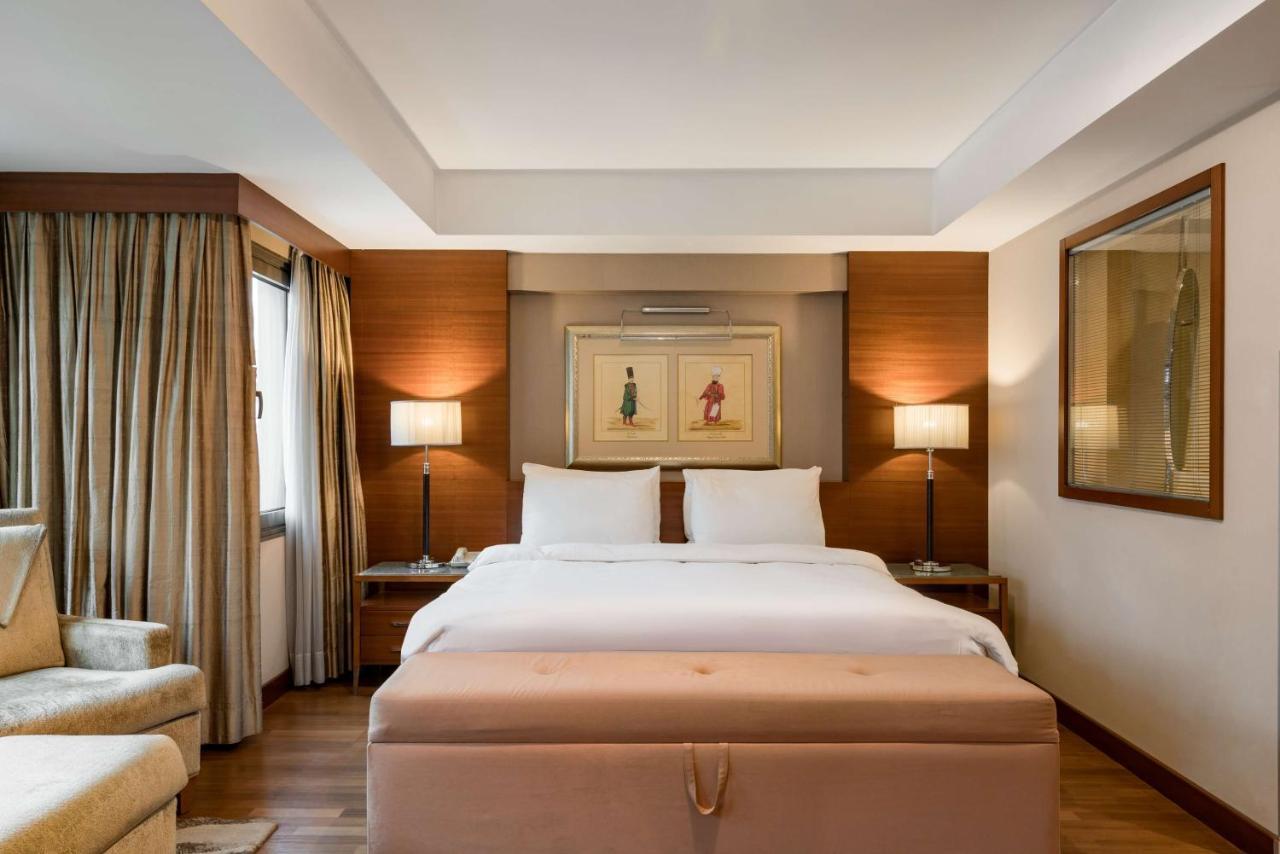 Radisson Blu Bosphorus Hotel Istanbul Ngoại thất bức ảnh A bedroom at the Taj Mahal Palace