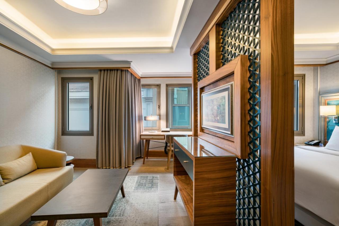 Radisson Blu Bosphorus Hotel Istanbul Ngoại thất bức ảnh A suite at the hotel
