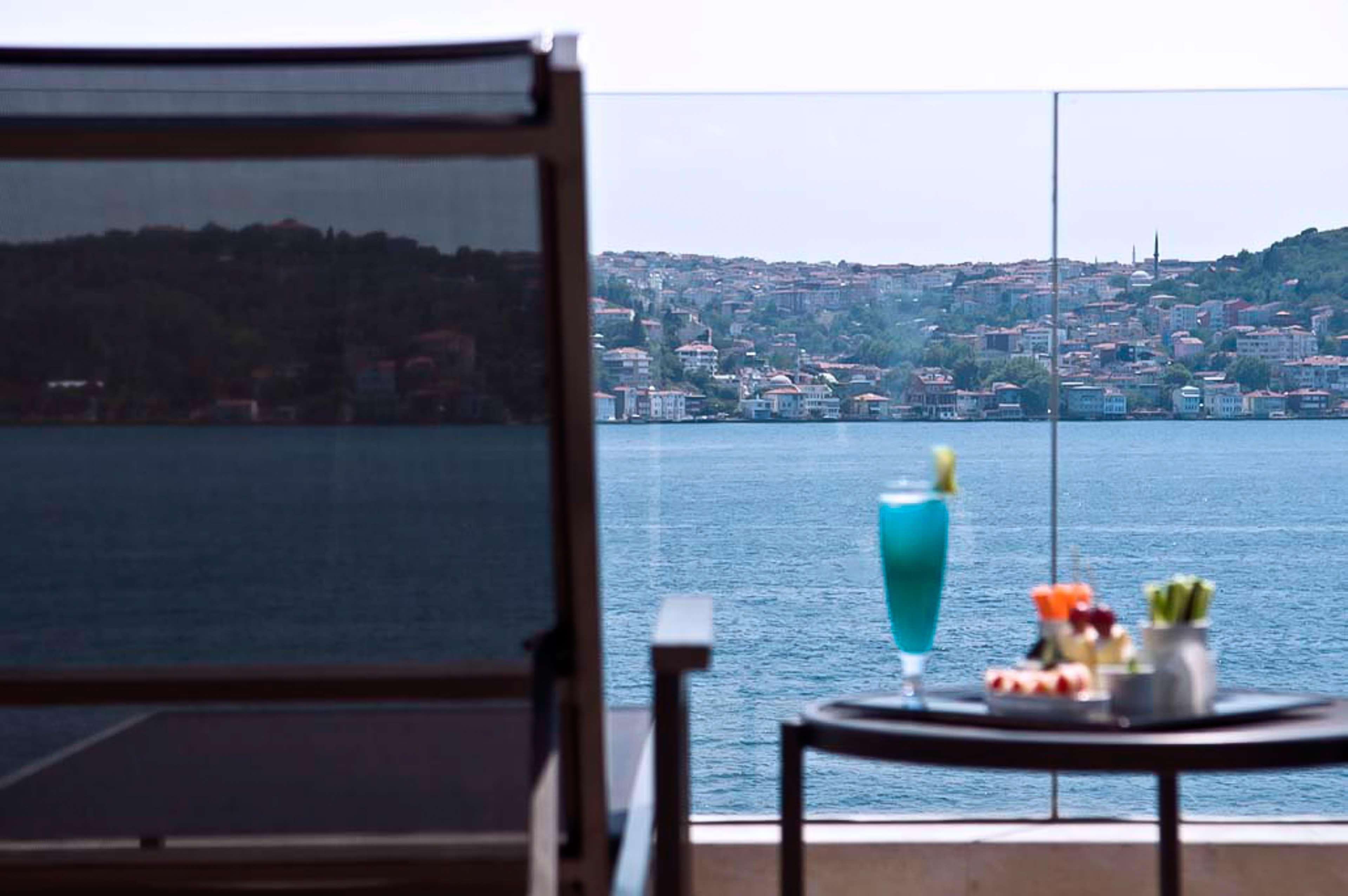 Radisson Blu Bosphorus Hotel Istanbul Ngoại thất bức ảnh View from the hotel