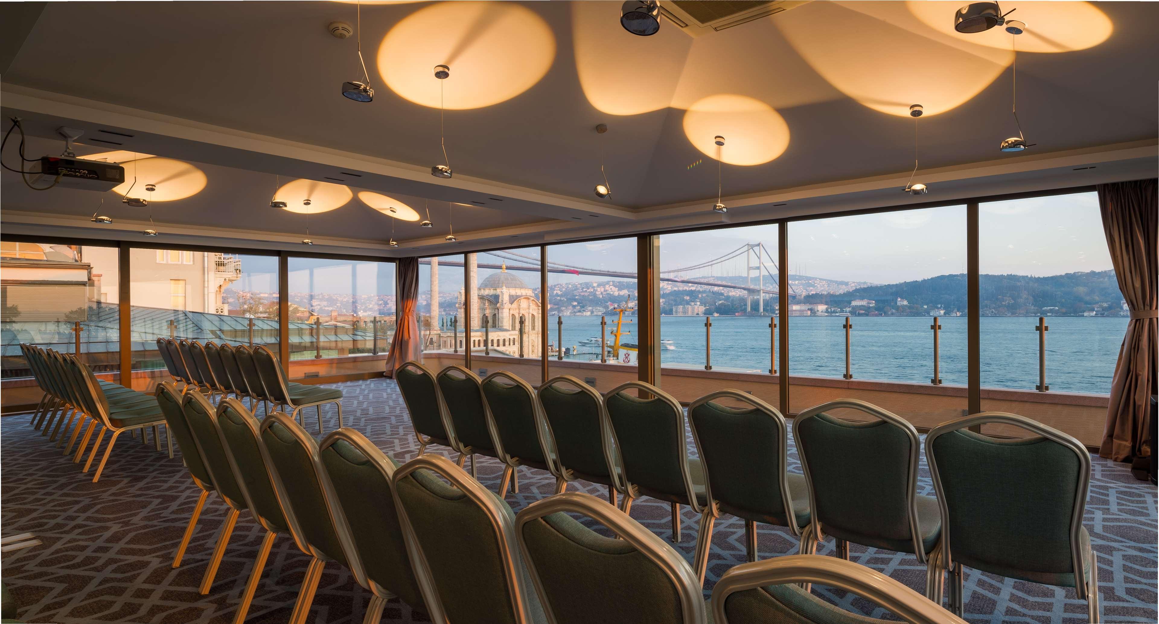 Radisson Blu Bosphorus Hotel Istanbul Ngoại thất bức ảnh The interior of the conference centre