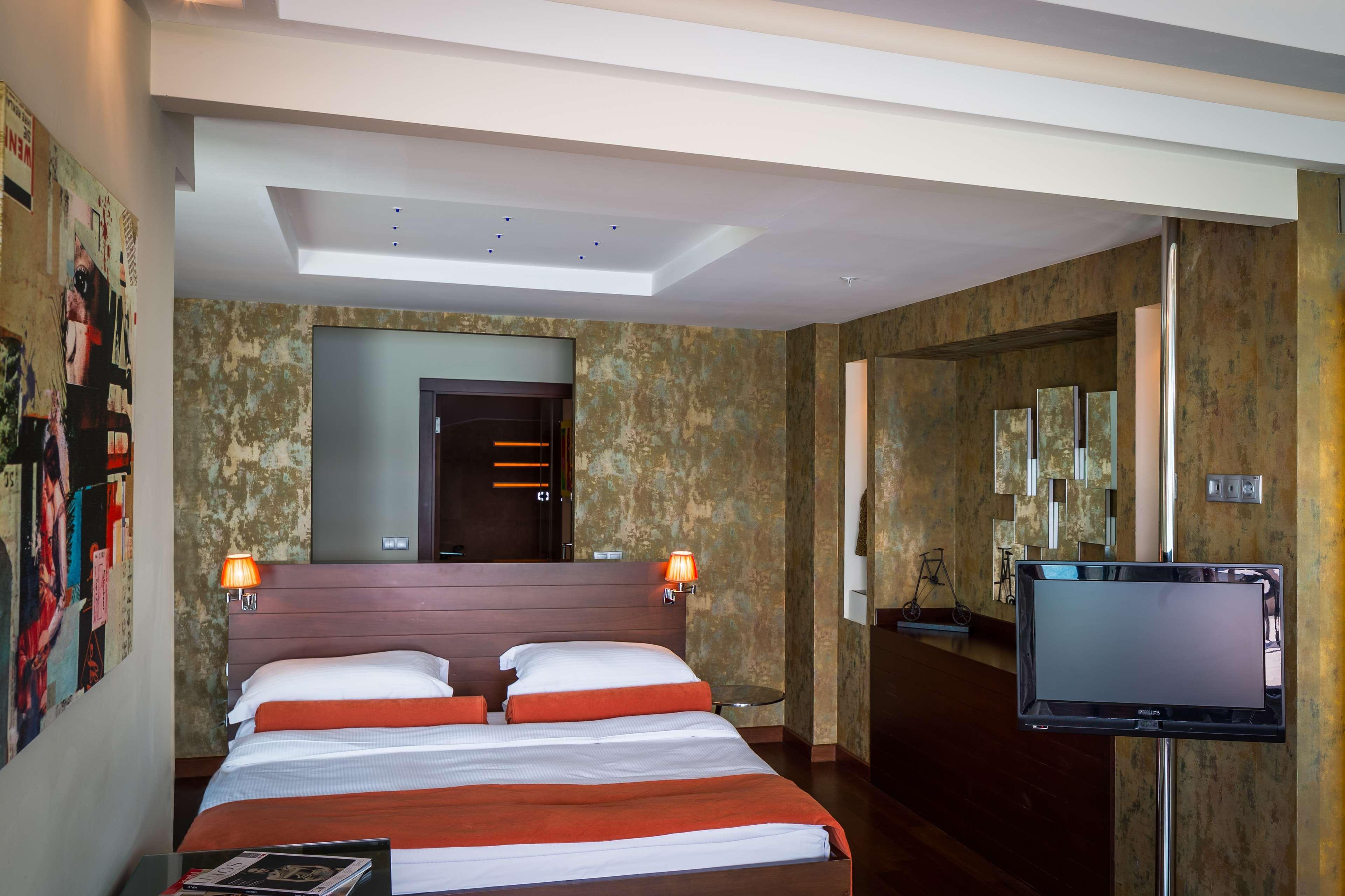 Radisson Blu Bosphorus Hotel Istanbul Ngoại thất bức ảnh A bedroom at the hotel