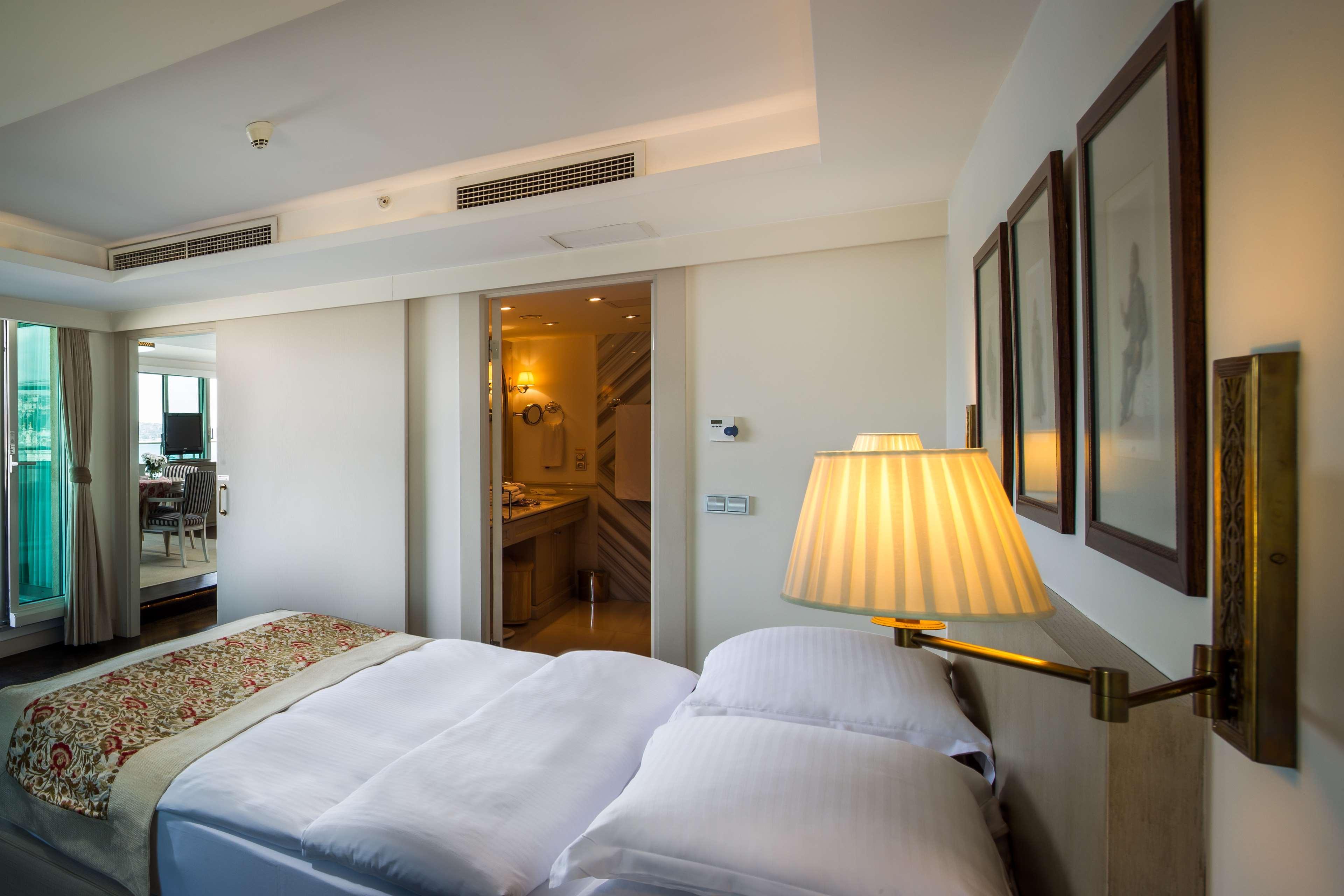 Radisson Blu Bosphorus Hotel Istanbul Ngoại thất bức ảnh A room at the hotel