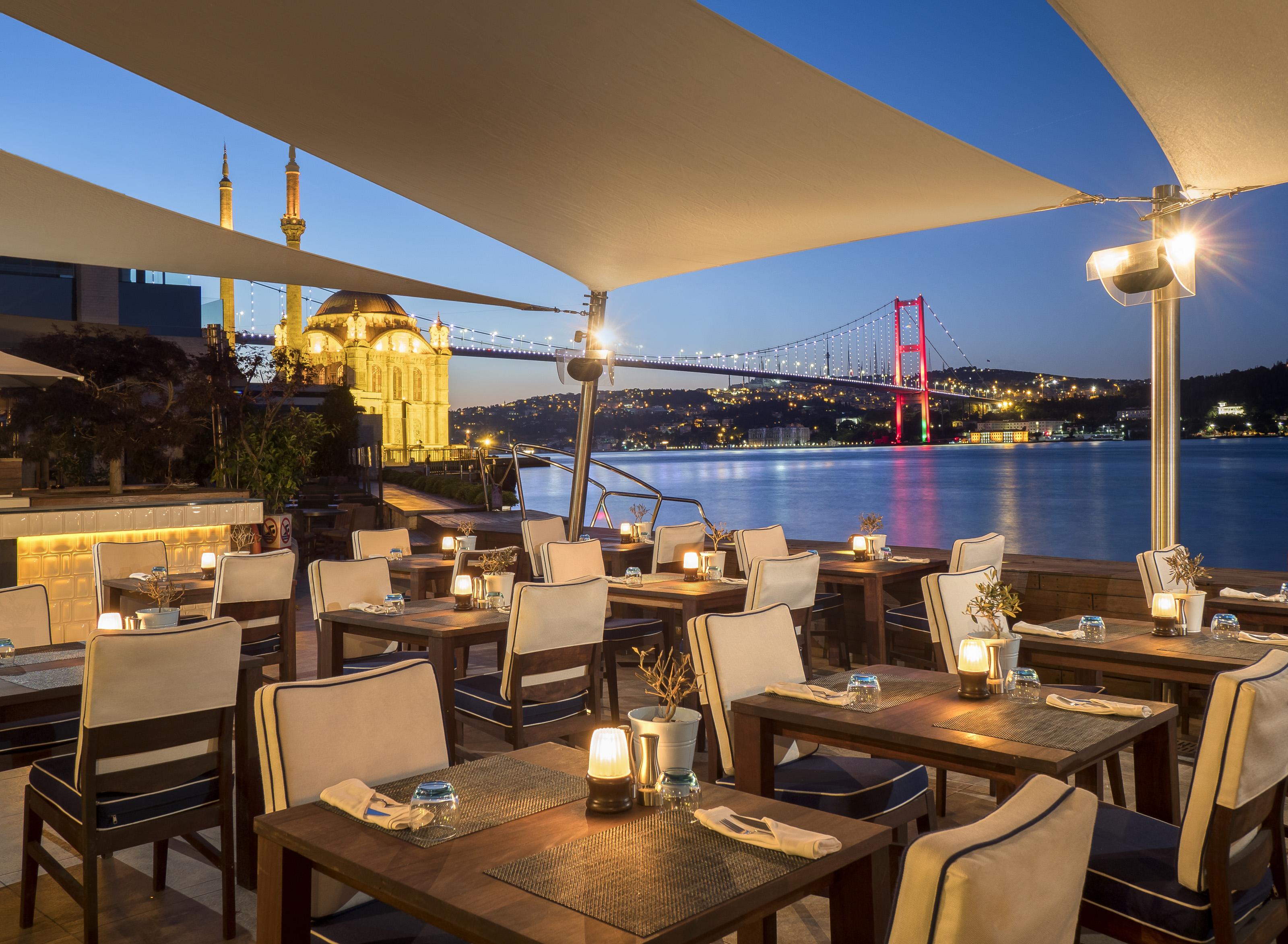 Radisson Blu Bosphorus Hotel Istanbul Ngoại thất bức ảnh Terrace at the Four Seasons Hotel Istanbul