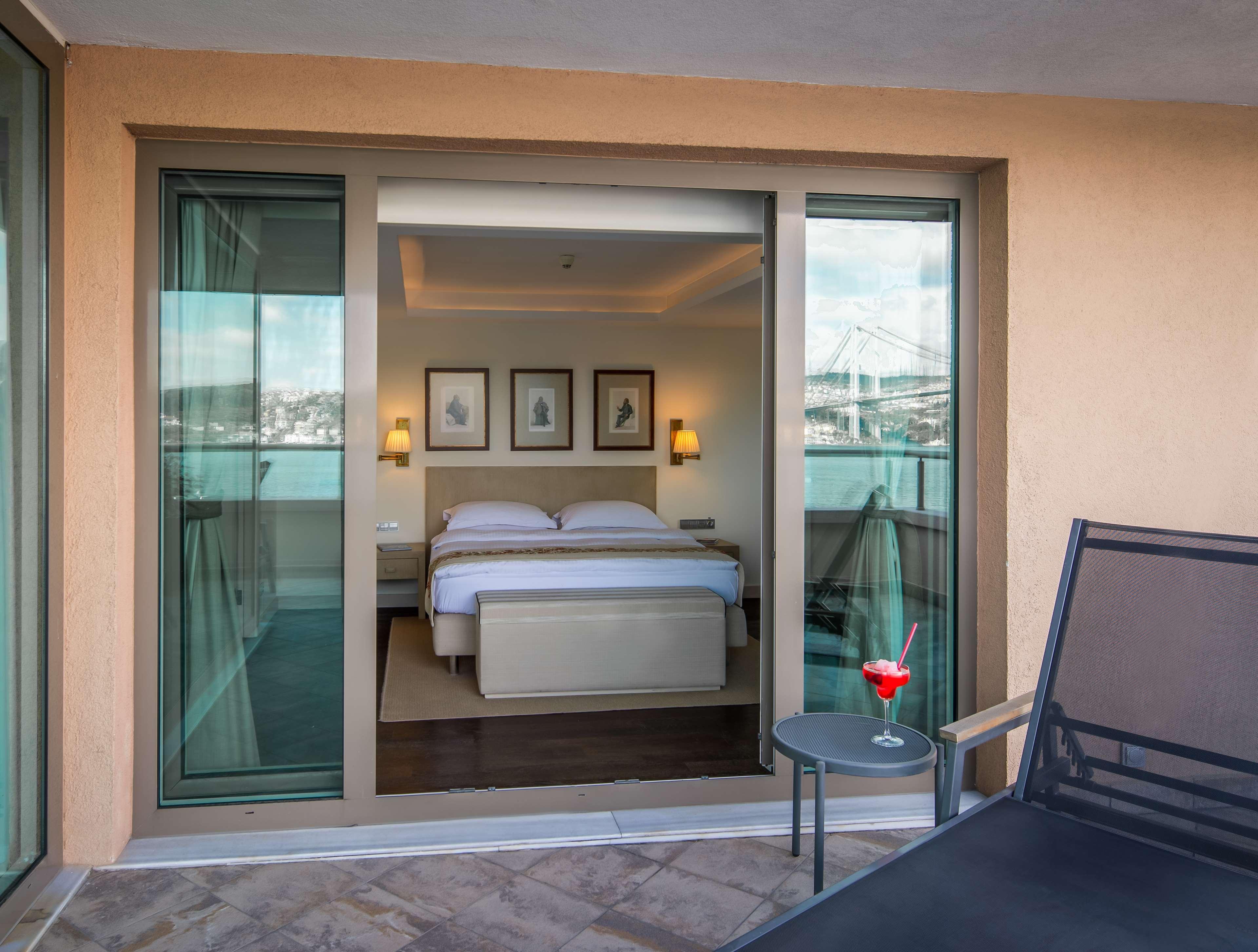 Radisson Blu Bosphorus Hotel Istanbul Ngoại thất bức ảnh A room at the hotel