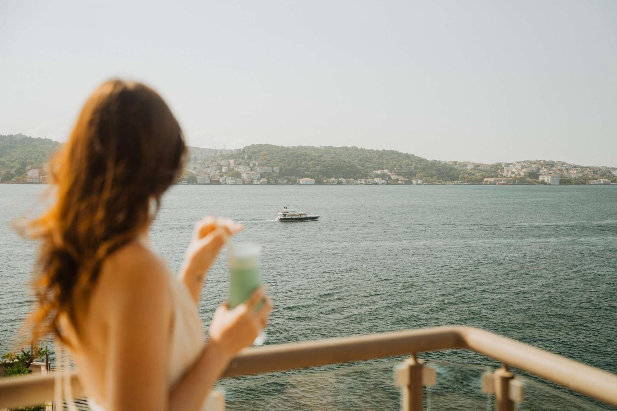 Radisson Blu Bosphorus Hotel Istanbul Ngoại thất bức ảnh View of the Gulf of Pag from the town of Pag